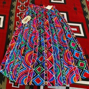 Beautiful Deadstock EMO brand skirt w/ Nordstrom tag still attached. Size S